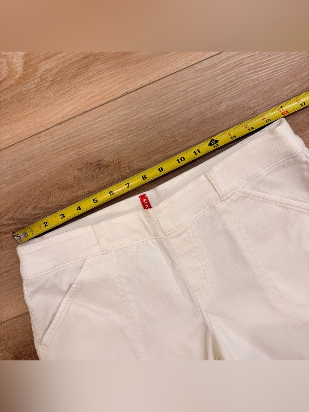 Spanx Stretch Twill Shorts Womens L White Pull On Tummy Control 5 Inch Inseam - Picture 7 of 8